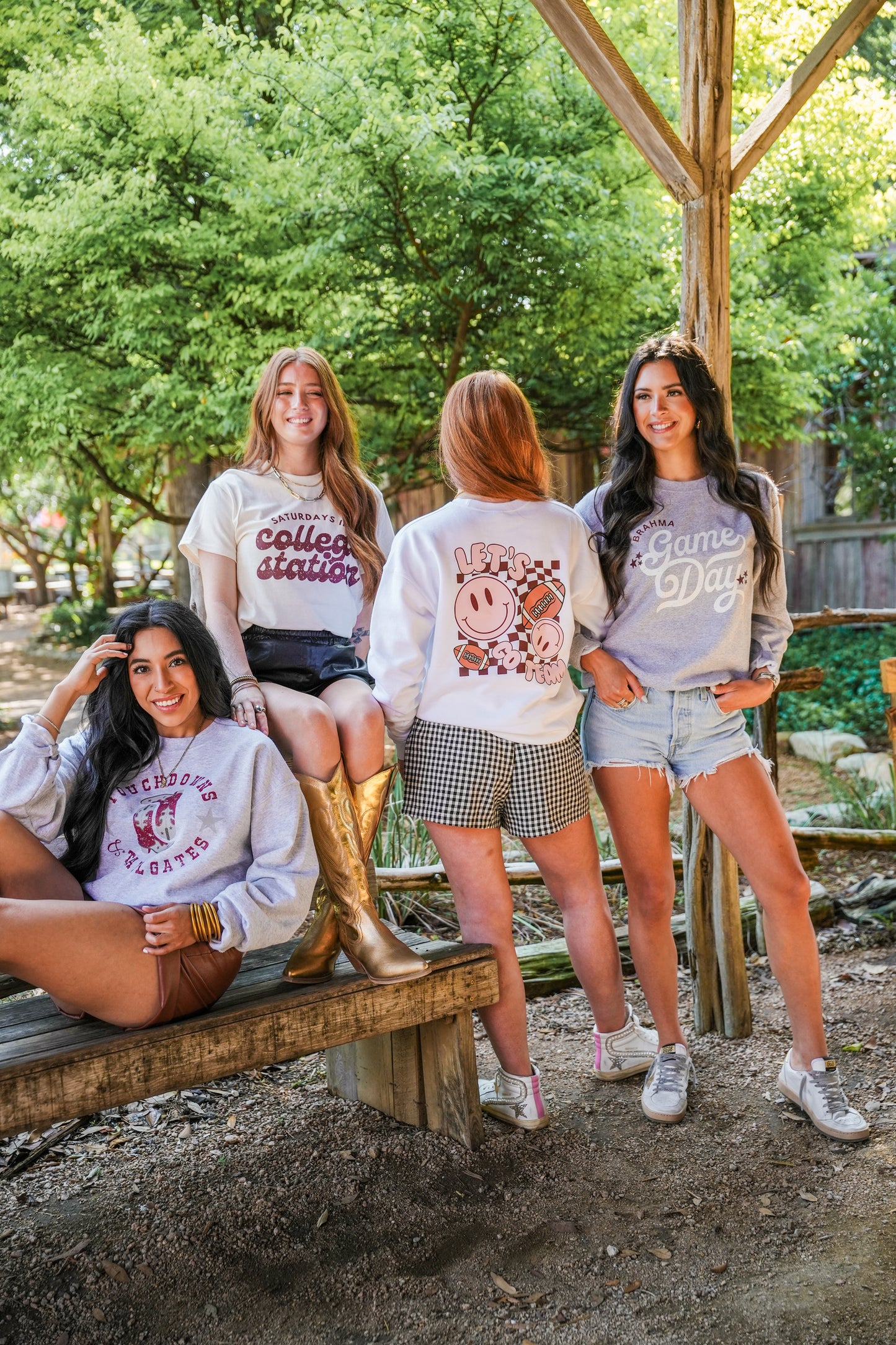 TOUCHDOWNS & TAILGATES TEE