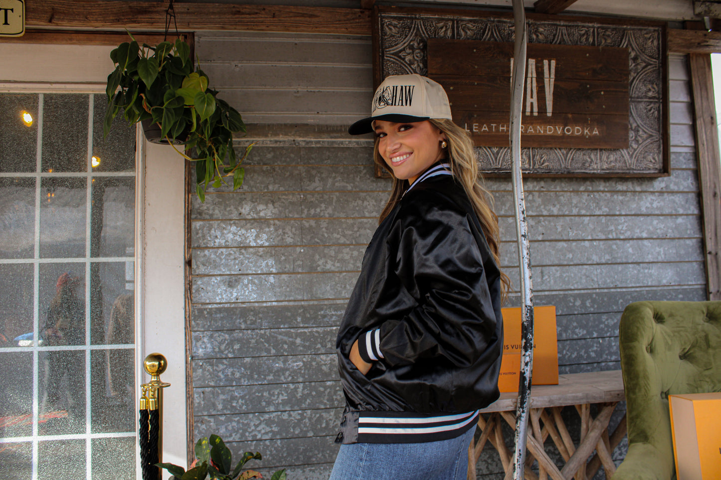 BOMBER JACKET