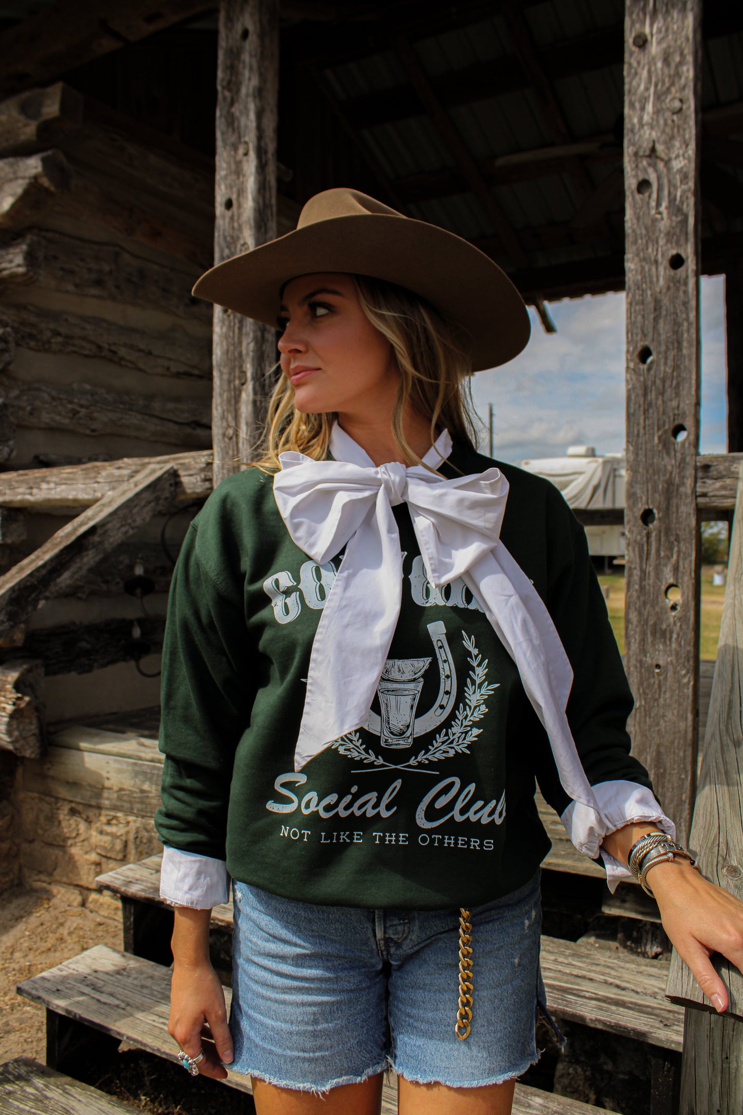 COWGIRL SOCIAL CLUB CREWNECK