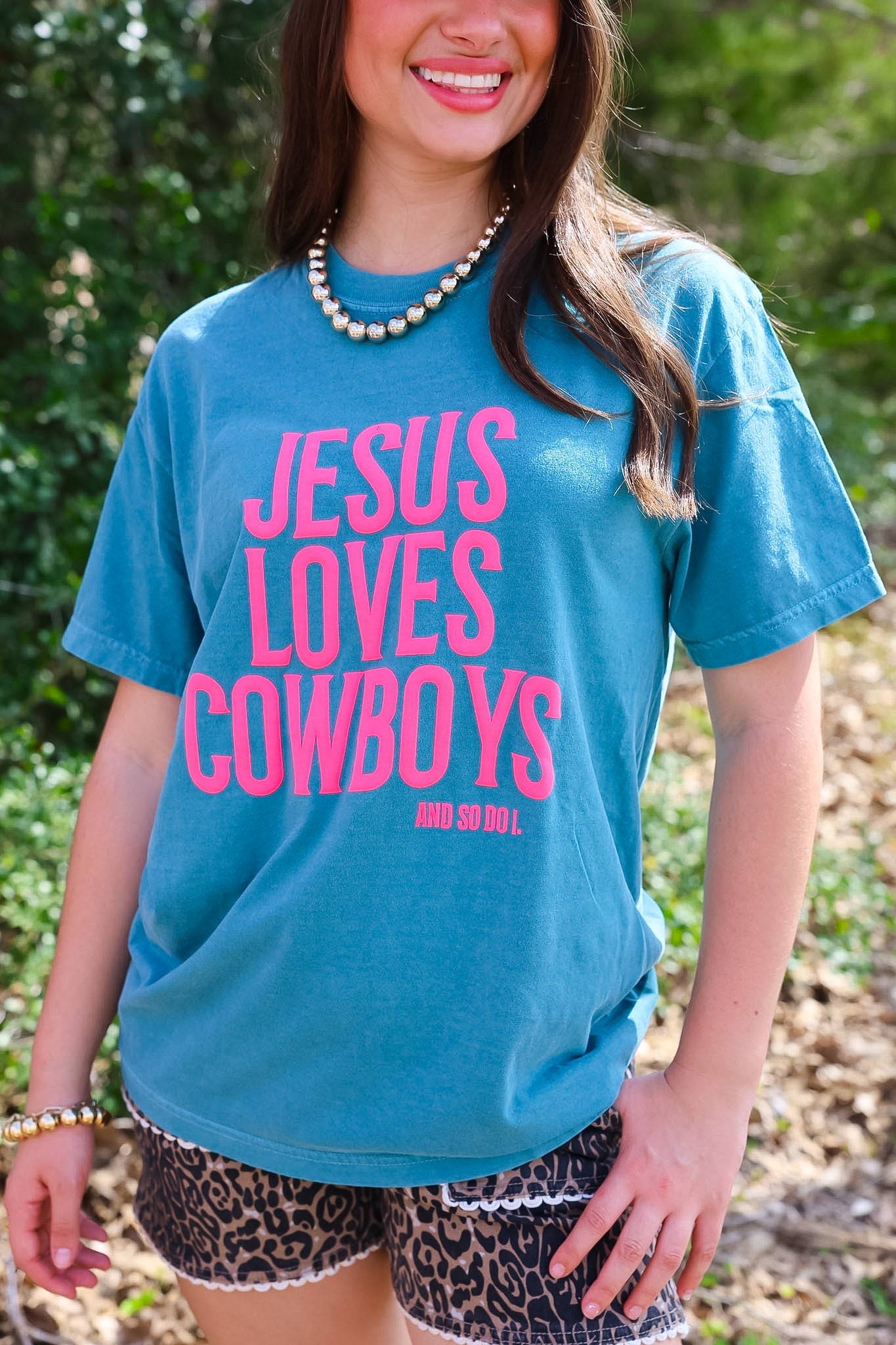JESUS LOVES COWBOYS TEE | CREWNECK
