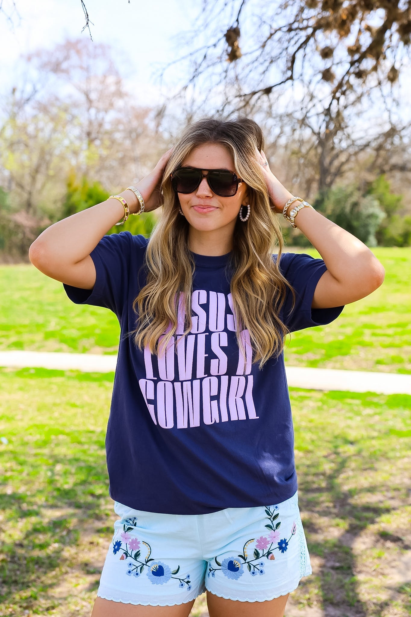 JESUS LOVES A COWGIRL TEE | CREWNECK