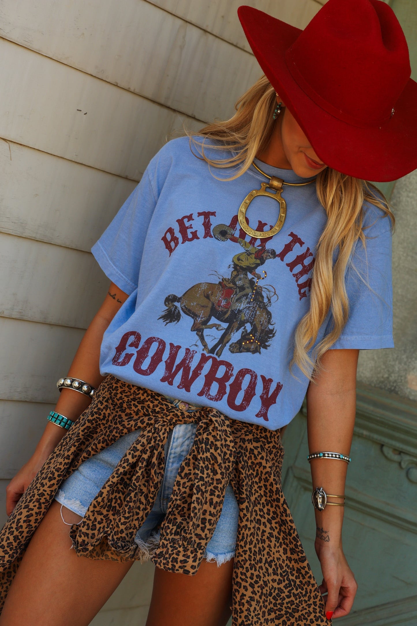 BET ON THE COWBOY TEE | CREWNECK