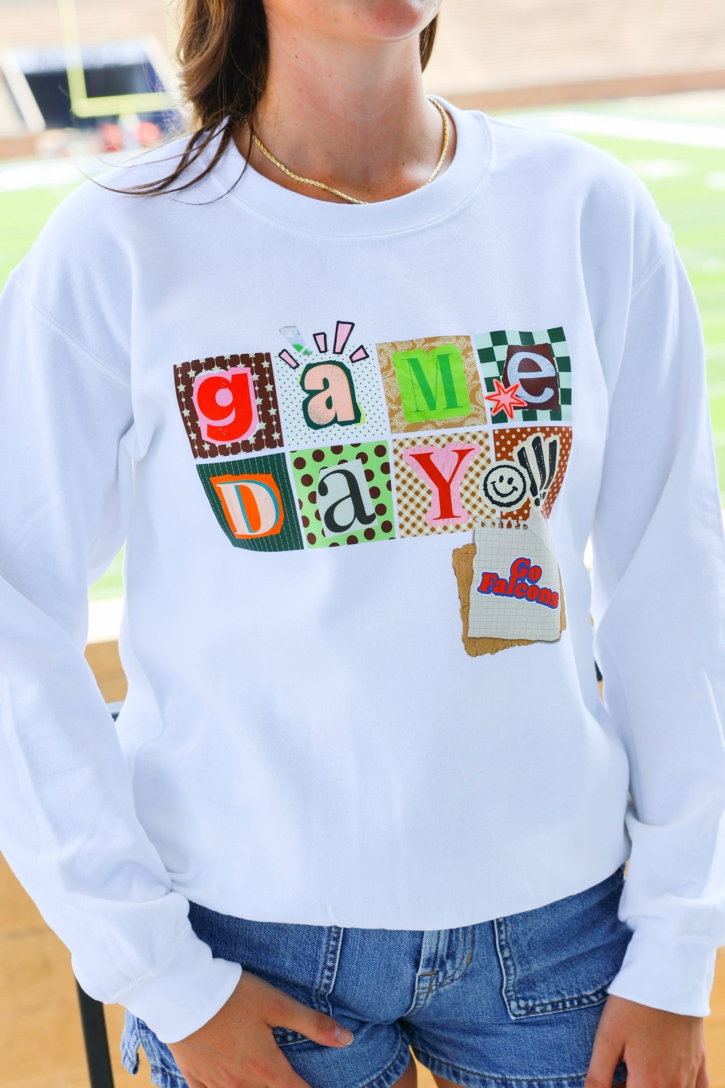 KICKOFF CUTIE TEE | CREWNECK
