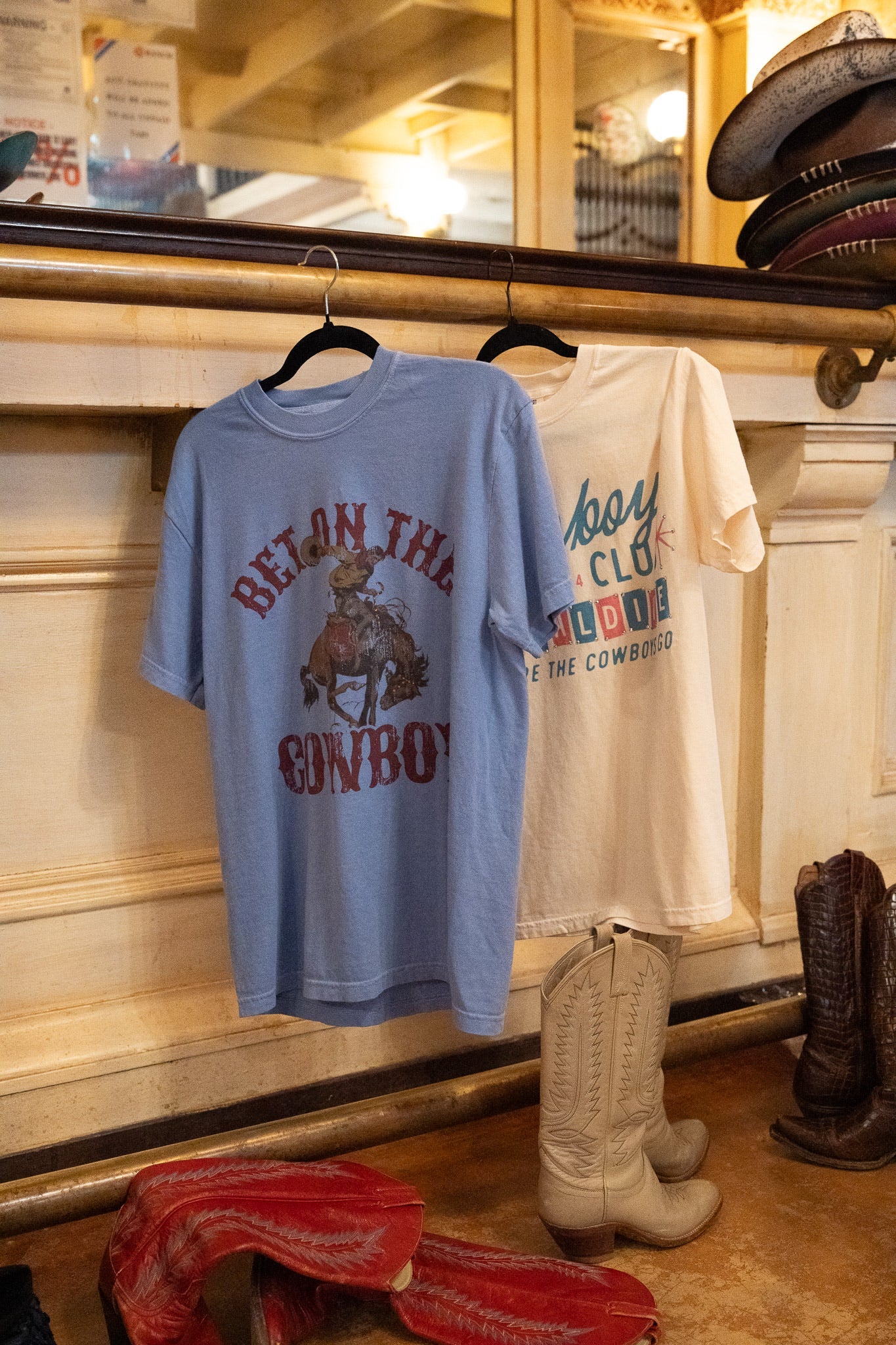 BET ON THE COWBOY TEE | CREWNECK