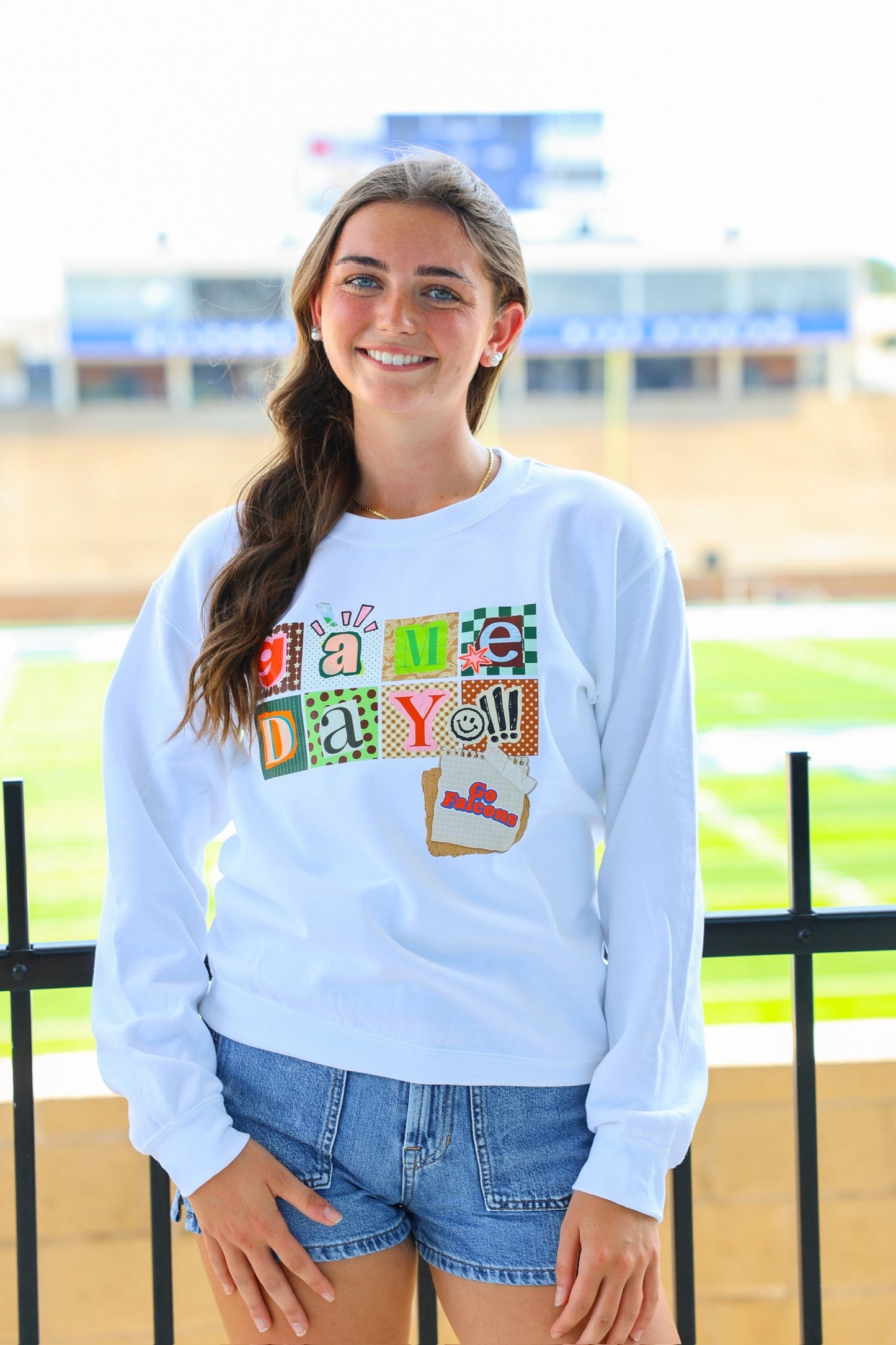 KICKOFF CUTIE TEE | CREWNECK
