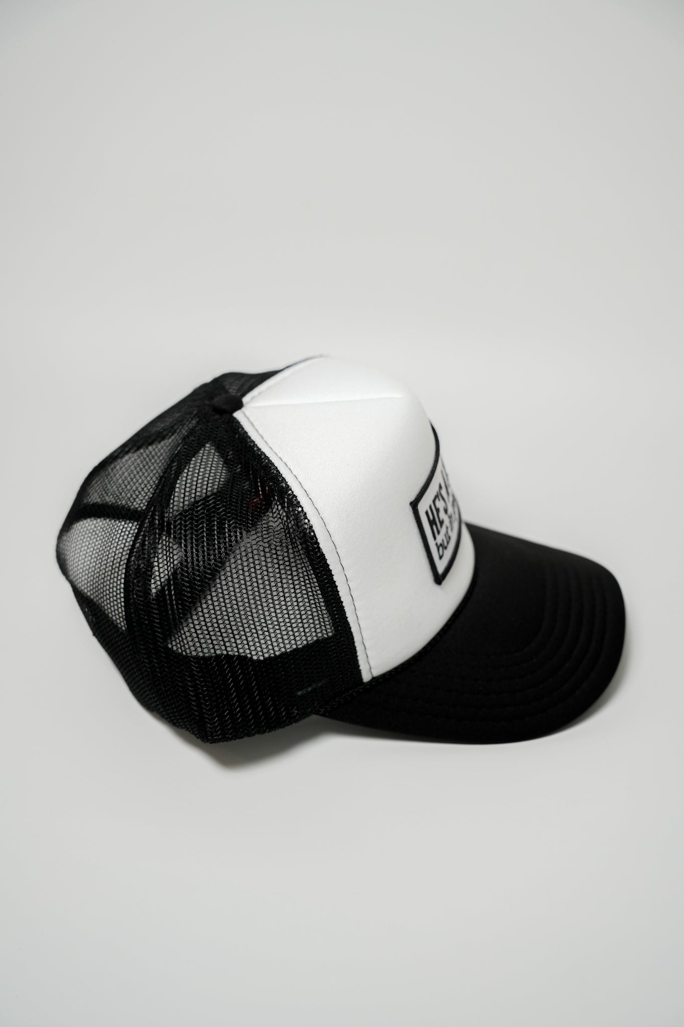HE'S A 10, BUT IN PESOS TRUCKER HAT