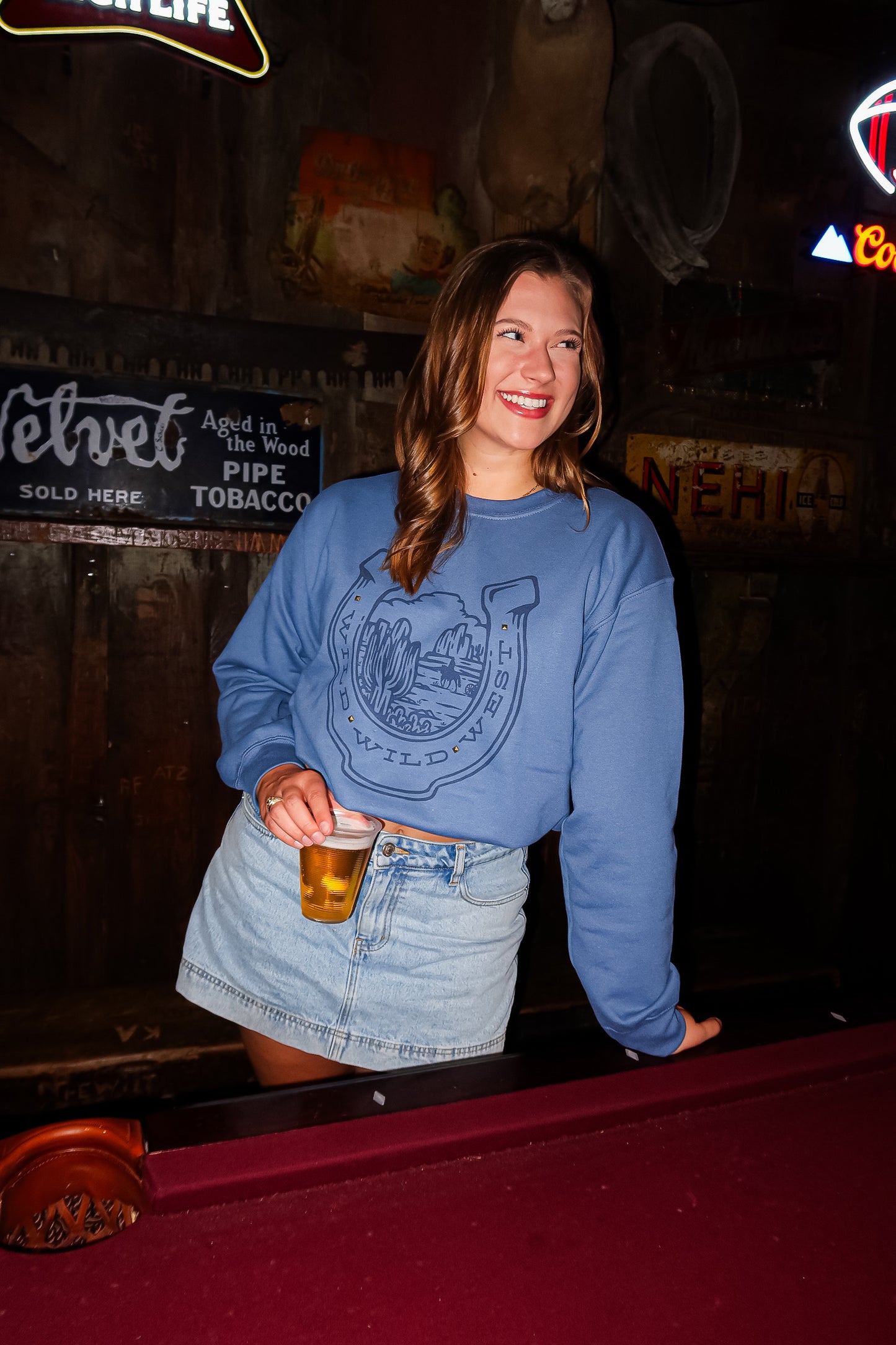 WILD WILD WEST HORSESHOE TEE | CREWNECK